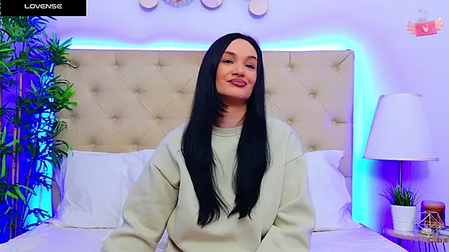 Snapshot of DaliyaArabian chatting on 4, 1, 2025 DaliyaArabian online show from 4, 1, 2025