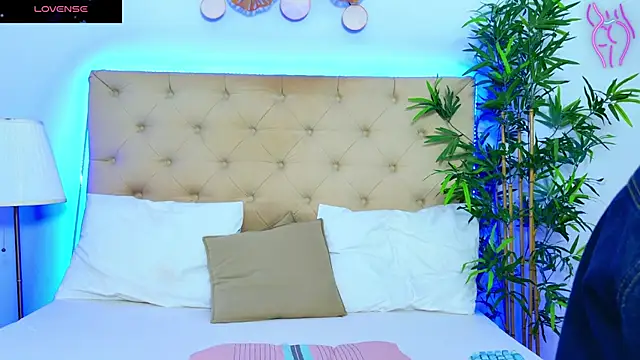 Snapshot of DaliyaArabian chatting on 9, 9, 2025 DaliyaArabian online show from 9, 9, 2025