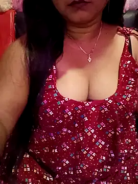 Snapshot of ella_mariya chatting on 9, 5, 2026 ella mariya online show from 9, 5, 2026