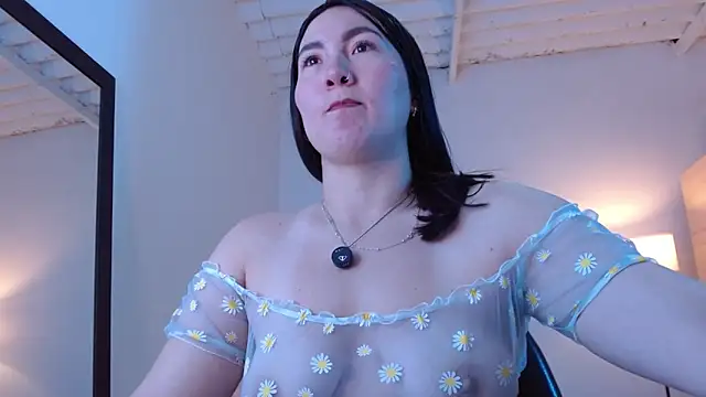 Elle Lee  online show from 30, 3, 2026