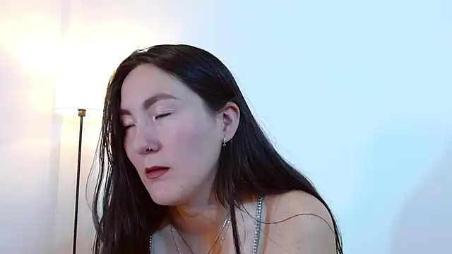 Elle Lee  online show from 2, 8, 2026