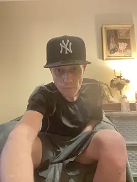 Snapshot of kollzCloudzz chatting on 5, 4, 2026 kollzCloudzz online show from 5, 4, 2026