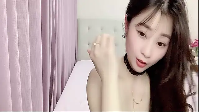 aisha123123 online show from 28, 2, 2025