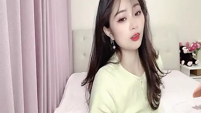 aisha123123 online show from 9, 3, 2025