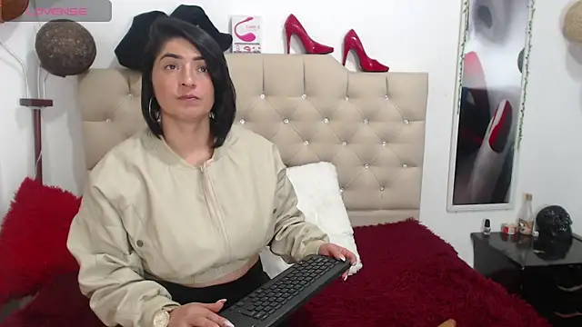 Snapshot of karenlennox1 chatting on 27, 12, 2024 karenlennox1 online show from 27, 12, 2024