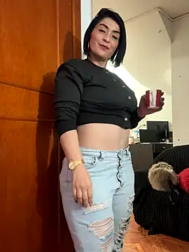 Snapshot of karenlennox1 chatting on 3, 10, 2025 karenlennox1 online show from 3, 10, 2025