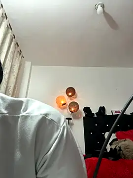 Snapshot of karenlennox1 chatting on 8, 11, 2025 karenlennox1 online show from 8, 11, 2025