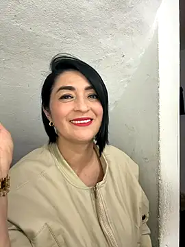 Snapshot of karenlennox1 chatting on 12, 11, 2025 karenlennox1 online show from 12, 11, 2025