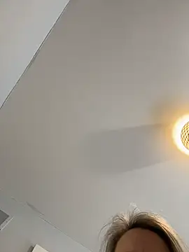 Snapshot of Cherry-red-xo chatting on 10, 11, 2025 Cherry-red-xo online show from 10, 11, 2025