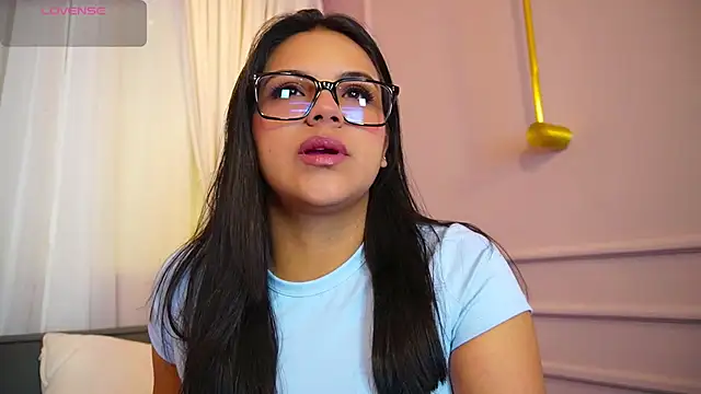 Snapshot of Sophia_wilsonn_ chatting on 16, 9, 2025 Sophia wilsonn online show from 16, 9, 2025