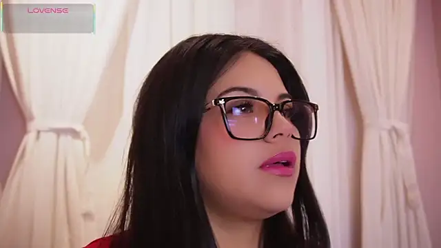 Snapshot of Sophia_wilsonn_ chatting on 12, 10, 2025 Sophia wilsonn online show from 12, 10, 2025