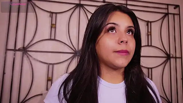 Snapshot of Sophia_wilsonn_ chatting on 3, 12, 2025 Sophia wilsonn online show from 3, 12, 2025