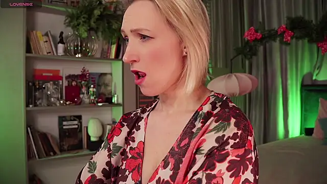 Snapshot of UmaTruewoman chatting on 3, 1, 2025 UmaTruewoman online show from 3, 1, 2025