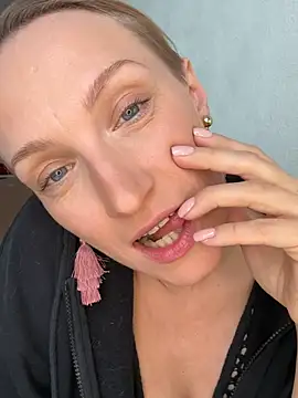 Snapshot of UmaTruewoman chatting on 11, 2, 2026 UmaTruewoman online show from 11, 2, 2026