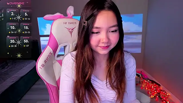 Snapshot of Fluffy_Rose chatting on 6, 11, 2025 Fluffy Rose online show from 6, 11, 2025