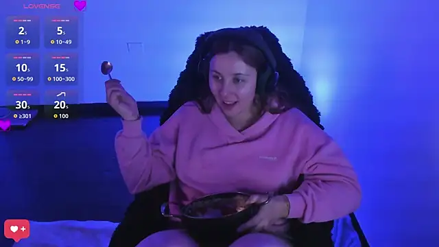 bonnie moon  online show from 26, 3, 2026