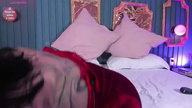 Kayla stern  online show from 4, 3, 2025