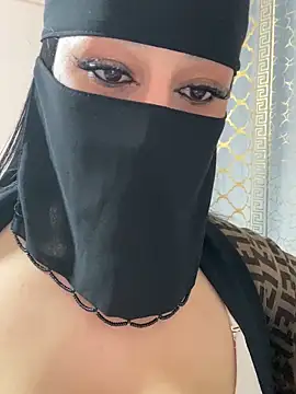 Snapshot of mari_layali chatting on 25, 4, 2026 mari layali online show from 25, 4, 2026