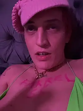 Haleytightlips1986 online show from 4, 4, 2026