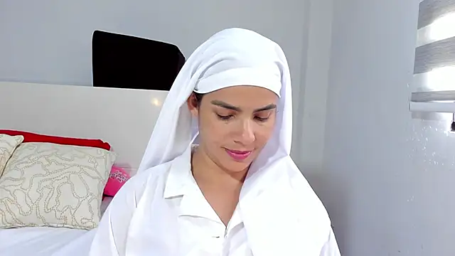 ClaraMariaMon online show from 27, 4, 2026