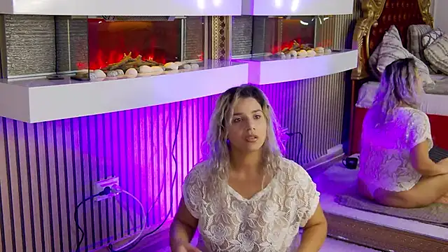 Snapshot of SweetMissXXX chatting on 8, 11, 2025 SweetMissXXX online show from 8, 11, 2025