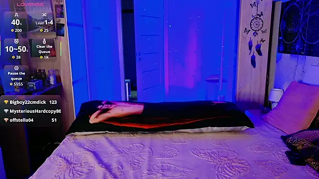 Snapshot of Evva_Ross chatting on 6, 11, 2025 Evva Ross online show from 6, 11, 2025