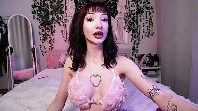 Snapshot of Marcellean chatting on 5, 1, 2025 Marcellean online show from 5, 1, 2025