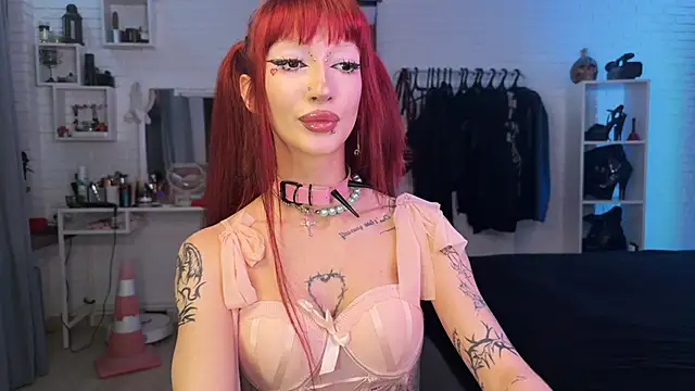 Snapshot of Marcellean chatting on 6, 11, 2025 Marcellean online show from 6, 11, 2025