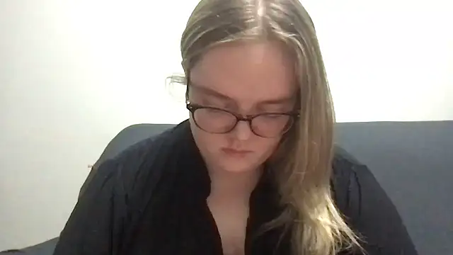 honeyyy24 online show from 15, 4, 2026