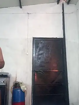 Snapshot of travieso2893 chatting on 2, 2, 2026 travieso2893 online show from 2, 2, 2026