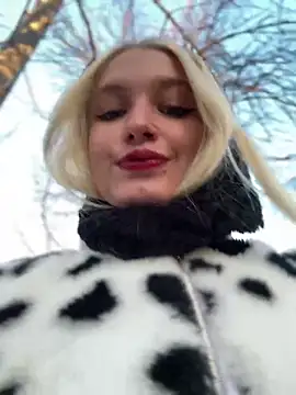 Snapshot of Milkyy_wway chatting on 4, 12, 2024 Milkyy wway online show from 4, 12, 2024