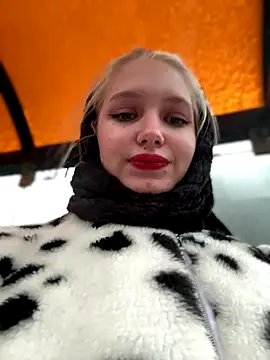 Snapshot of Milkyy_wway chatting on 6, 12, 2024 Milkyy wway online show from 6, 12, 2024