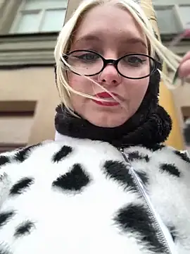 Snapshot of Milkyy_wway chatting on 7, 12, 2024 Milkyy wway online show from 7, 12, 2024