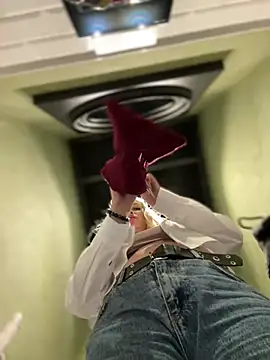 Snapshot of Milkyy_wway chatting on 17, 1, 2025 Milkyy wway online show from 17, 1, 2025