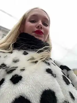 Snapshot of Milkyy_wway chatting on 31, 1, 2025 Milkyy wway online show from 31, 1, 2025