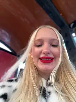 Snapshot of Milkyy_wway chatting on 7, 2, 2025 Milkyy wway online show from 7, 2, 2025