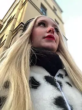 Snapshot of Milkyy_wway chatting on 8, 2, 2025 Milkyy wway online show from 8, 2, 2025