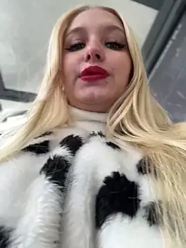 Snapshot of Milkyy_wway chatting on 12, 2, 2025 Milkyy wway online show from 12, 2, 2025