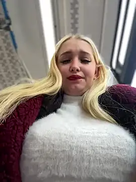 Snapshot of Milkyy_wway chatting on 19, 2, 2025 Milkyy wway online show from 19, 2, 2025