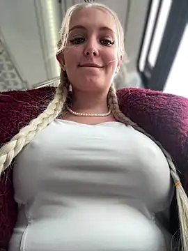 Snapshot of Milkyy_wway chatting on 22, 2, 2025 Milkyy wway online show from 22, 2, 2025