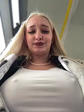 Snapshot of Milkyy_wway chatting on 28, 2, 2025 Milkyy wway online show from 28, 2, 2025