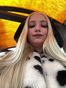 Snapshot of Milkyy_wway chatting on 1, 3, 2025 Milkyy wway online show from 1, 3, 2025