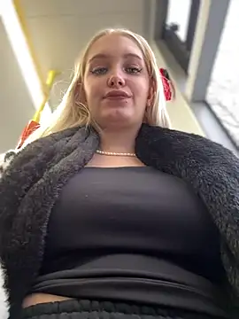 Snapshot of Milkyy_wway chatting on 2, 3, 2025 Milkyy wway online show from 2, 3, 2025