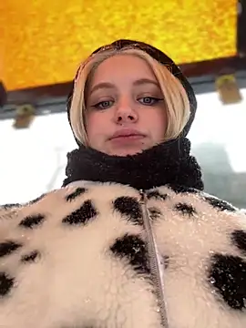 Snapshot of Milkyy_wway chatting on 16, 3, 2025 Milkyy wway online show from 16, 3, 2025