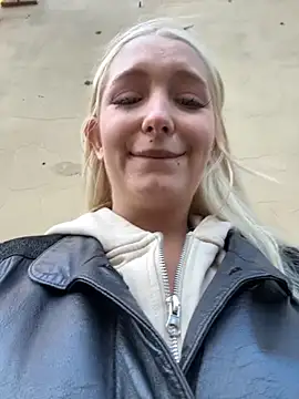 Snapshot of Milkyy_wway chatting on 29, 9, 2025 Milkyy wway online show from 29, 9, 2025