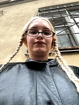 Snapshot of Milkyy_wway chatting on 2, 10, 2025 Milkyy wway online show from 2, 10, 2025