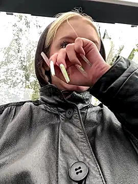 Snapshot of Milkyy_wway chatting on 13, 10, 2025 Milkyy wway online show from 13, 10, 2025