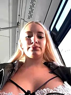 Snapshot of Milkyy_wway chatting on 19, 10, 2025 Milkyy wway online show from 19, 10, 2025