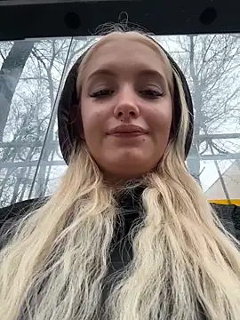 Snapshot of Milkyy_wway chatting on 10, 11, 2025 Milkyy wway online show from 10, 11, 2025