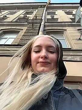 Snapshot of Milkyy_wway chatting on 15, 11, 2025 Milkyy wway online show from 15, 11, 2025